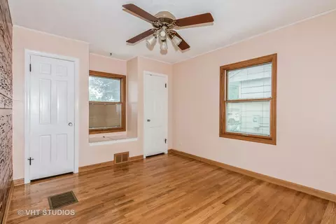 945 S Wolf Rd, Des Plaines, IL 60016 photo 9