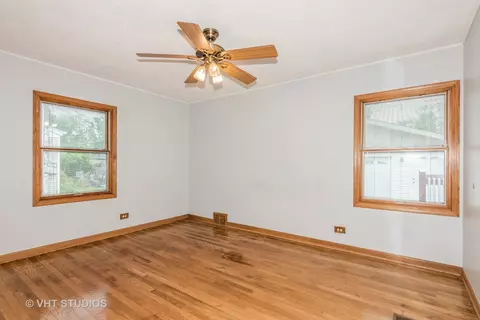 945 S Wolf Rd, Des Plaines, IL 60016 photo 11