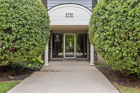 5730 Concord Ln #7, Clarendon Hills, IL 60514