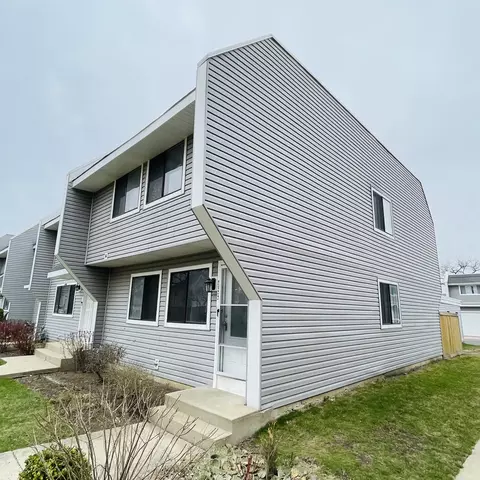 5133 Carol Ln, Gurnee, IL 60031