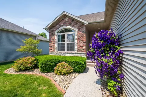1720 Eide Rd, Bloomington, IL 61704 photo 3