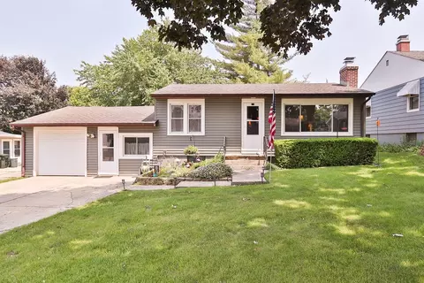 274 Crystal Ave, South Elgin, IL 60177