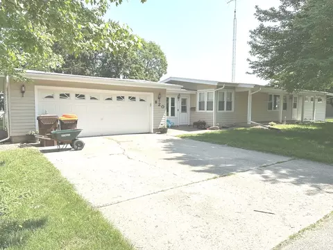 820 Geraldine Ct, Marengo, IL 60152