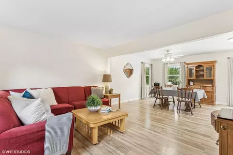 Living - 11 Willow Ct, Spring Valley, IL 61362 photo 2 of 3