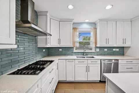 102 S Grant Dr, Addison, IL 60101 photo 9
