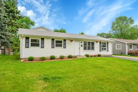 18624 W Pamela Pl, Gurnee, IL 60031