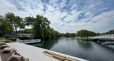 1124 Bayside Rd, Elgin, IL 60123 photo 6
