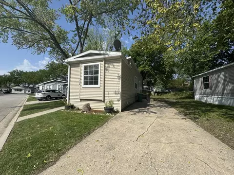 1124 Bayside Rd, Elgin, IL 60123 photo 26