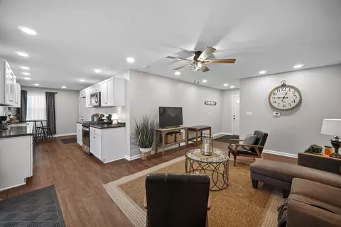 Entry Way - 6441 E Flora St, Kankakee, IL 60901 photo 1 of 5