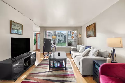 Living - 1022 Chaucer Ct #B, Elgin, IL 60120 photo 2 of 2