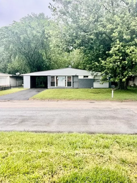 15309 Parkside Dr, Markham, IL 60428