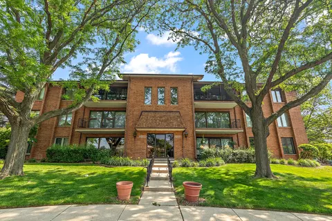 9900 Shady Ln #3NE, Orland Park, IL 60462