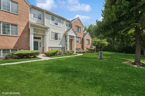 2031 Concord Dr #2031, Mchenry, IL 60050