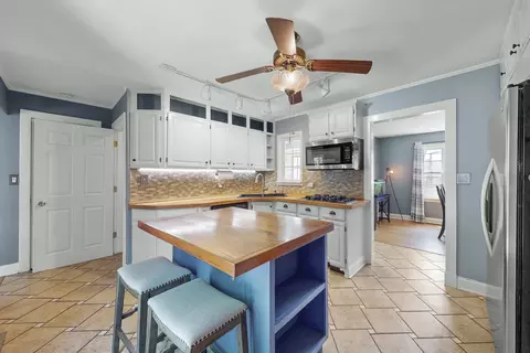 1608 Pleasant Ave, Mchenry, IL 60050 photo 3