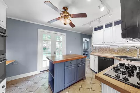 1608 Pleasant Ave, Mchenry, IL 60050 photo 5