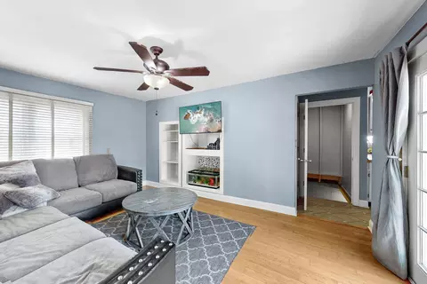 1608 Pleasant Ave, Mchenry, IL 60050 photo 9