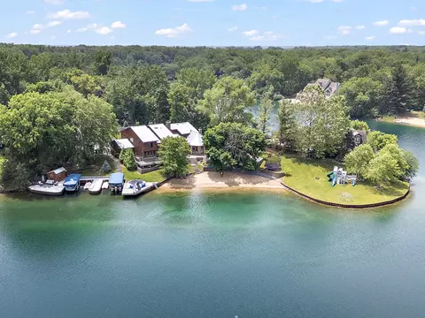 2500 Wahoo Ct, Morris, IL 60450