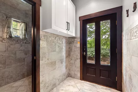 Entry Way - 2500 Wahoo Ct, Morris, IL 60450 photo 3 of 7