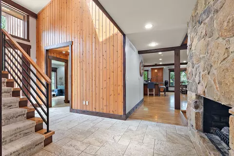 Entry Way - 2500 Wahoo Ct, Morris, IL 60450 photo 2 of 7