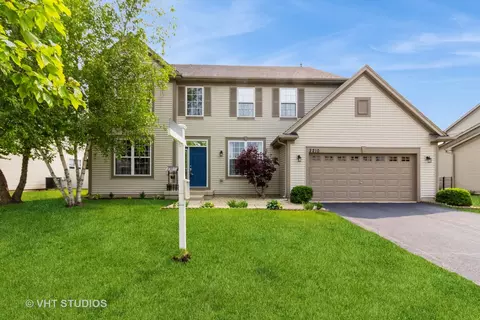 2210 Surrey St, Sycamore, IL 60178