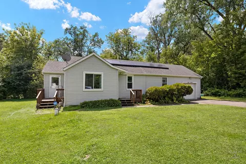 27405 N Roberts Ln, Island Lake, IL 60042