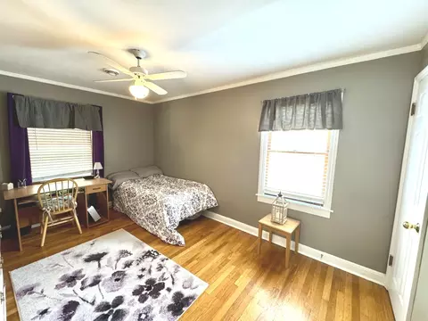 Bedroom - 10043 S Artesian Ave, Chicago, IL 60655 photo 3 of 4