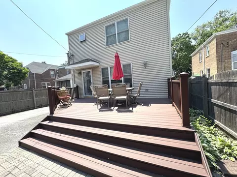 Exterior - 10043 S Artesian Ave, Chicago, IL 60655 photo 4 of 7
