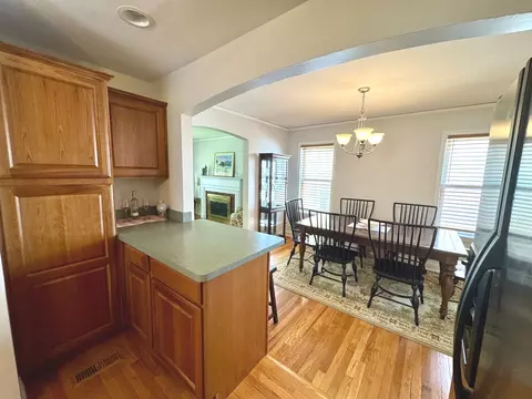 Kitchen - 10043 S Artesian Ave, Chicago, IL 60655 photo 3 of 3