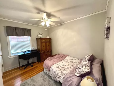 Bedroom - 10043 S Artesian Ave, Chicago, IL 60655 photo 4 of 4