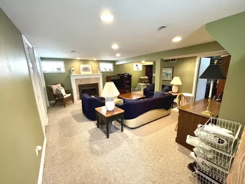 Living - 10043 S Artesian Ave, Chicago, IL 60655 photo 7 of 7