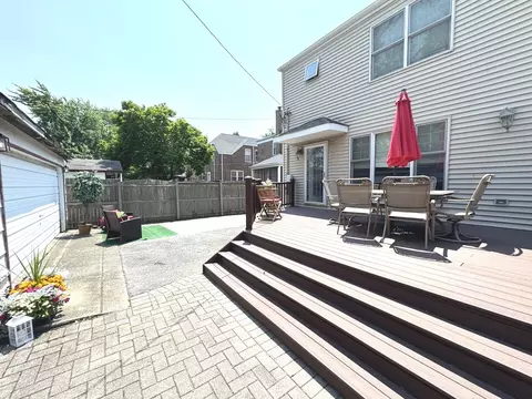 Exterior - 10043 S Artesian Ave, Chicago, IL 60655 photo 5 of 7