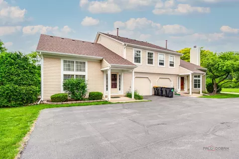373 Wisteria Dr #373, Streamwood, IL 60107