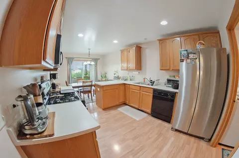 514 Madison Ln, Elgin, IL 60123 photo 14