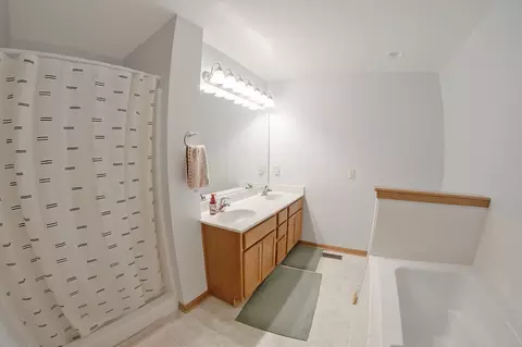 514 Madison Ln, Elgin, IL 60123 photo 11