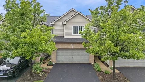 514 Madison Ln, Elgin, IL 60123 photo 2