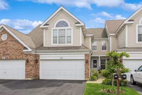 513 Citadel Cir, Westmont, IL 60559
