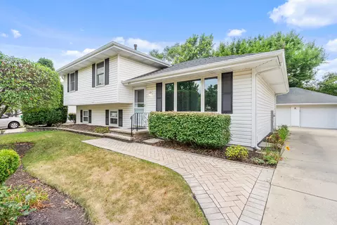371 Whiteside Dr, Joliet, IL 60435