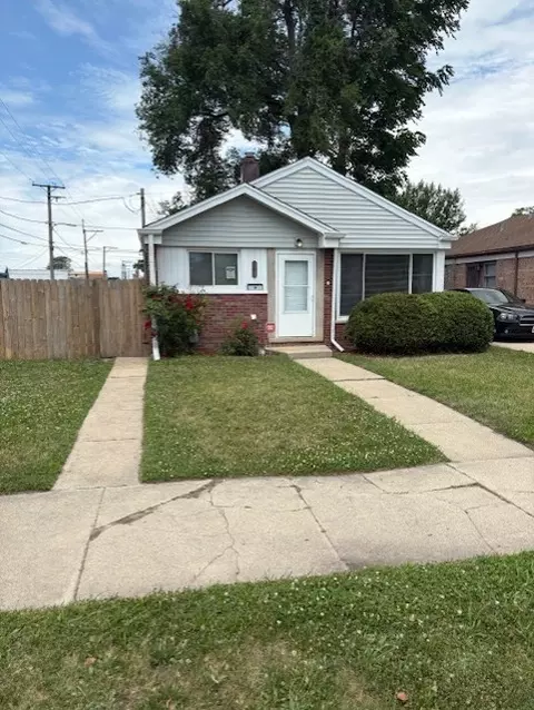 12636 S Loomis St, Calumet Park, IL 60827