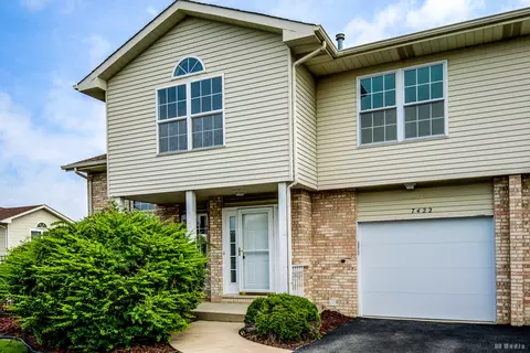 7422 Terrace Dr, Justice, IL 60458