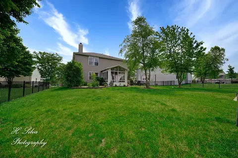 Exterior - 602 Spring Dr, Marengo, IL 60152 photo 3 of 4