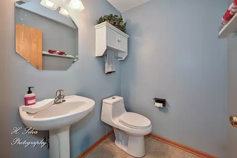 Bath - 602 Spring Dr, Marengo, IL 60152 photo 1 of 2