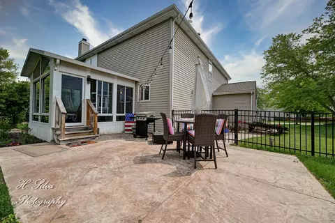 Exterior - 602 Spring Dr, Marengo, IL 60152 photo 2 of 4