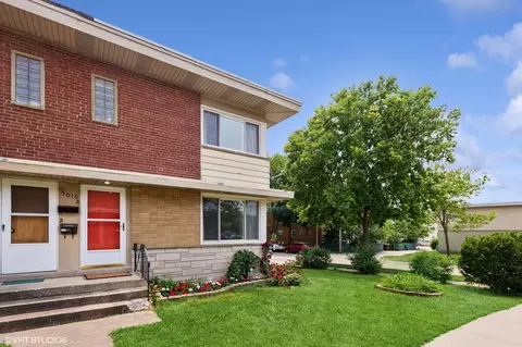5016 Suffield Ct #A, Skokie, IL 60077