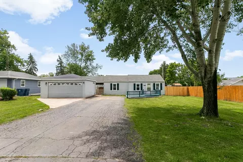 2303 Sweetbriar Ave, Crest Hill, IL 60403