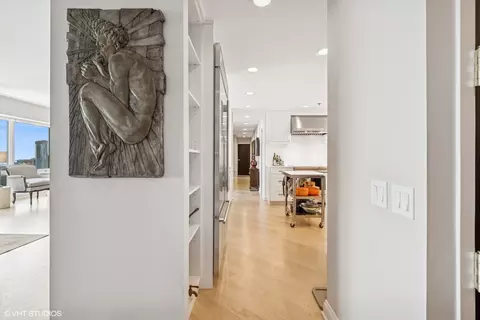 100 E Huron St #3104, Chicago, IL 60611 photo 13