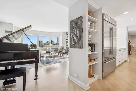 100 E Huron St #3104, Chicago, IL 60611 photo 4