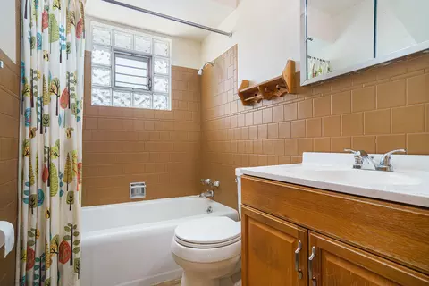 Bath - 2454 184th St, Lansing, IL 60438 photo 1 of 2