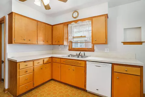 Kitchen - 2454 184th St, Lansing, IL 60438 photo 2 of 2