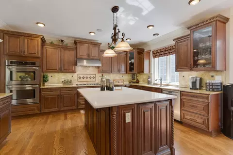 Kitchen - 1835 Rizzi Ln, Bartlett, IL 60103 photo 3 of 5