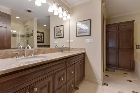 Bath - 1835 Rizzi Ln, Bartlett, IL 60103 photo 2 of 5